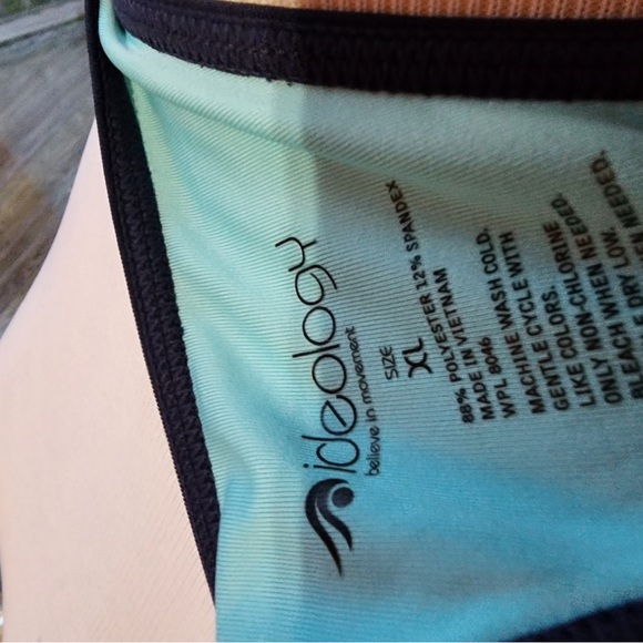 Tank top - Picture 2 of 5